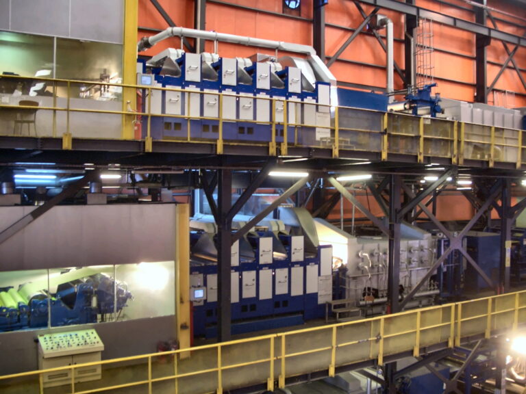 Coil-Coating-Produktionsanlage mit integriertem adphos Modulen